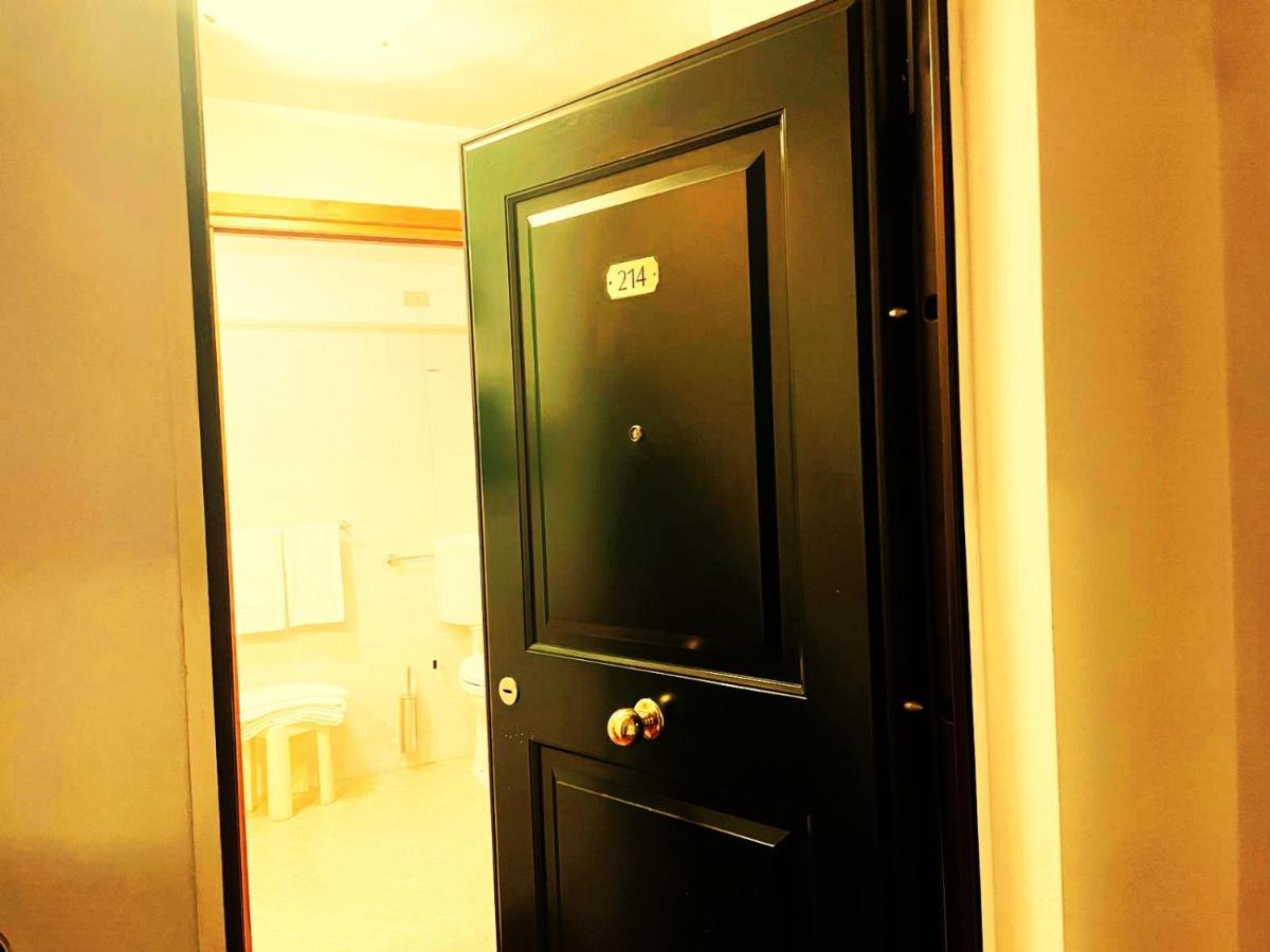 Two-Bedroom Apartment,1498691299:JPEG
