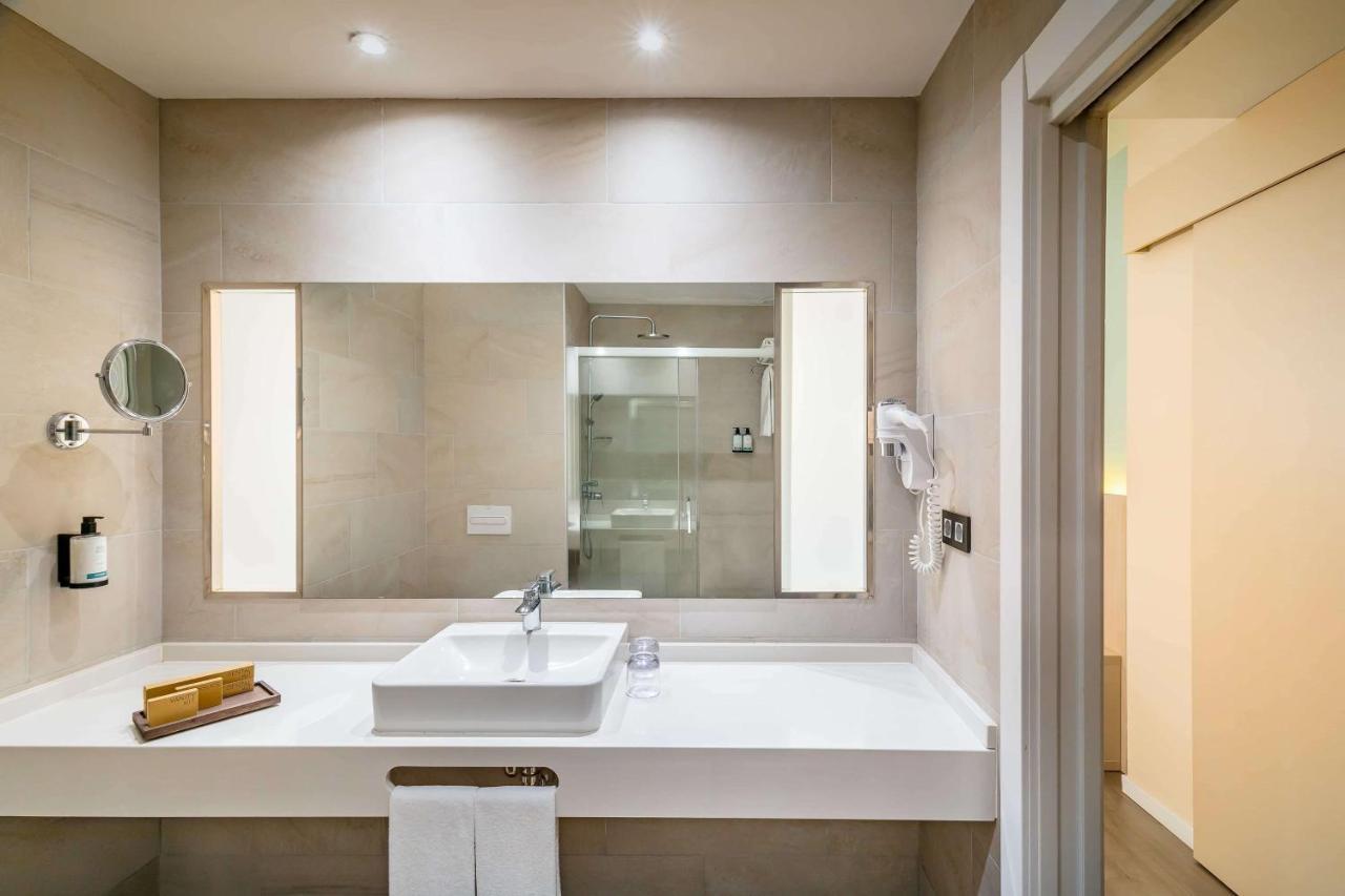 Habitación Doble Superior con terraza y vistas laterales al mar - 1 o 2 camas