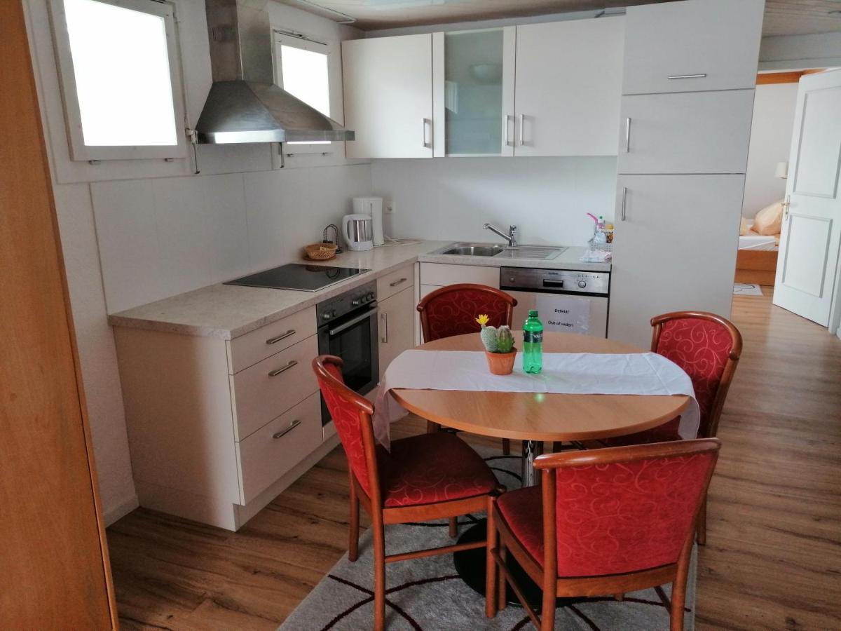 One-Bedroom Apartment,1499056306:JPEG