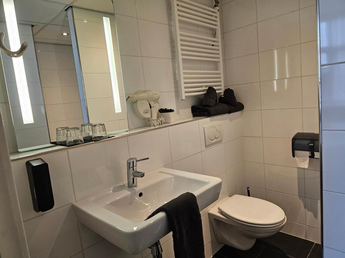 Deluxe Twin Room at The City Side Elevator Access,1498626889:JPEG
