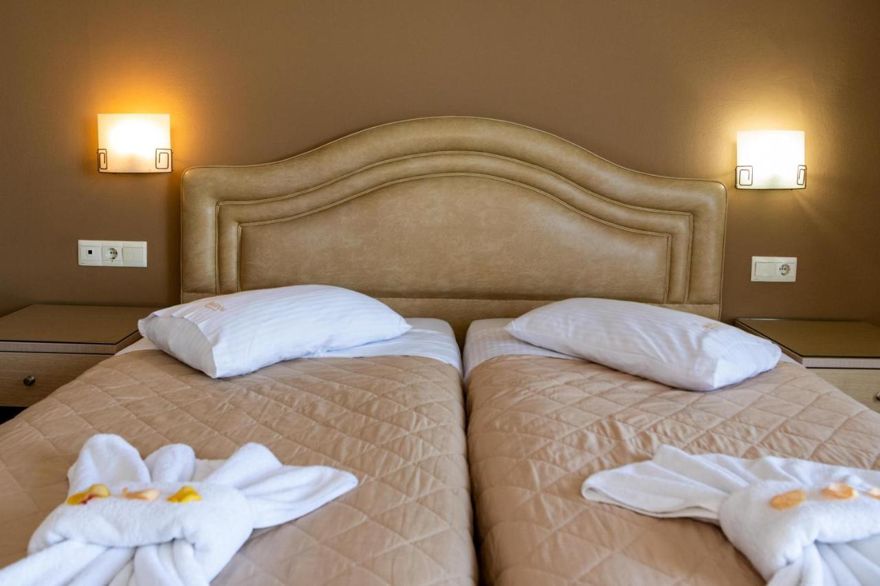 Double or Twin Room Sea View