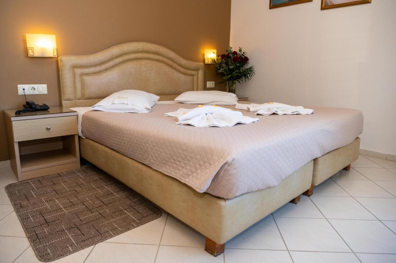 Double or Twin Room Sea View