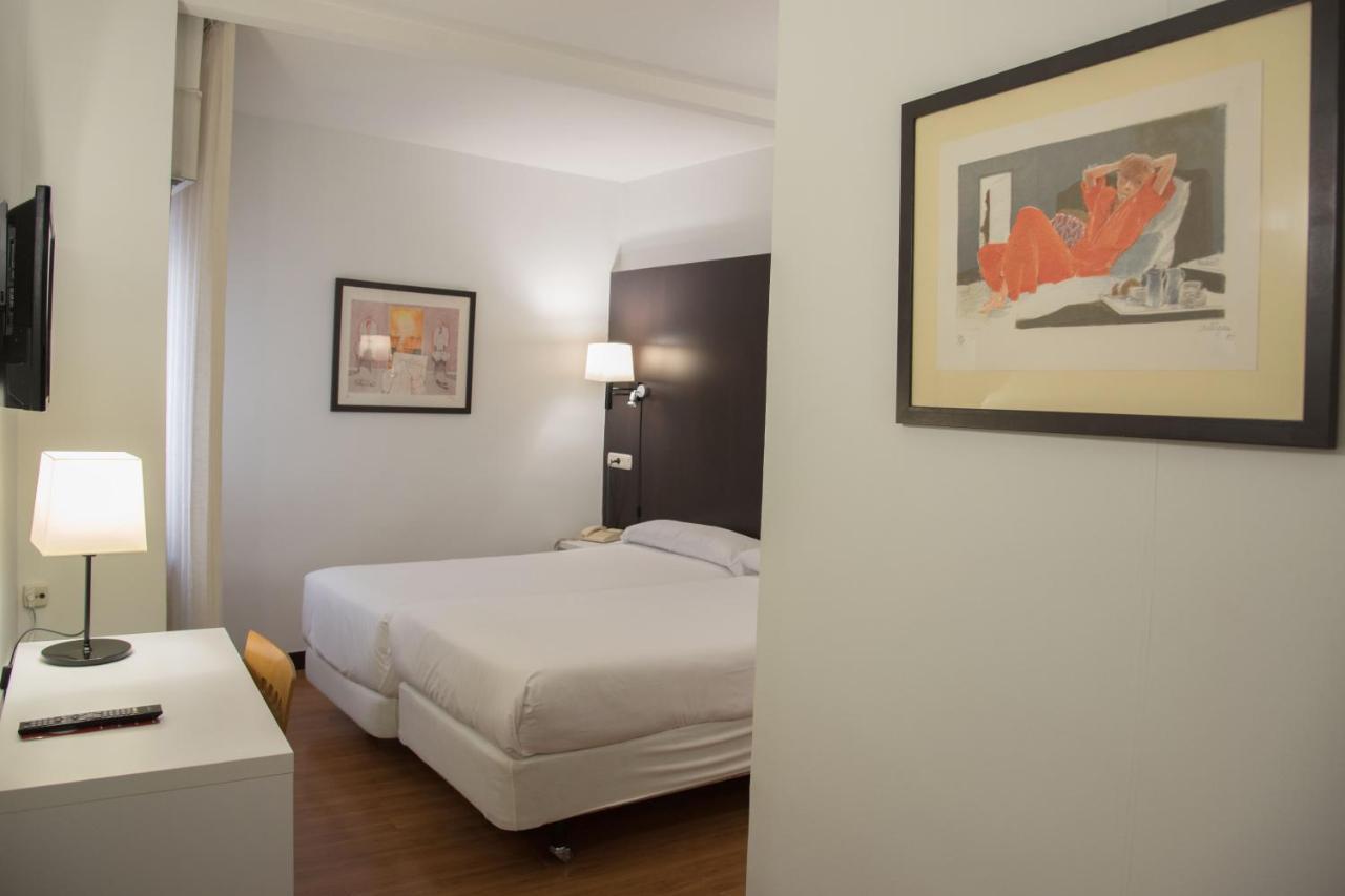 Twin Room,1498588054:JPEG