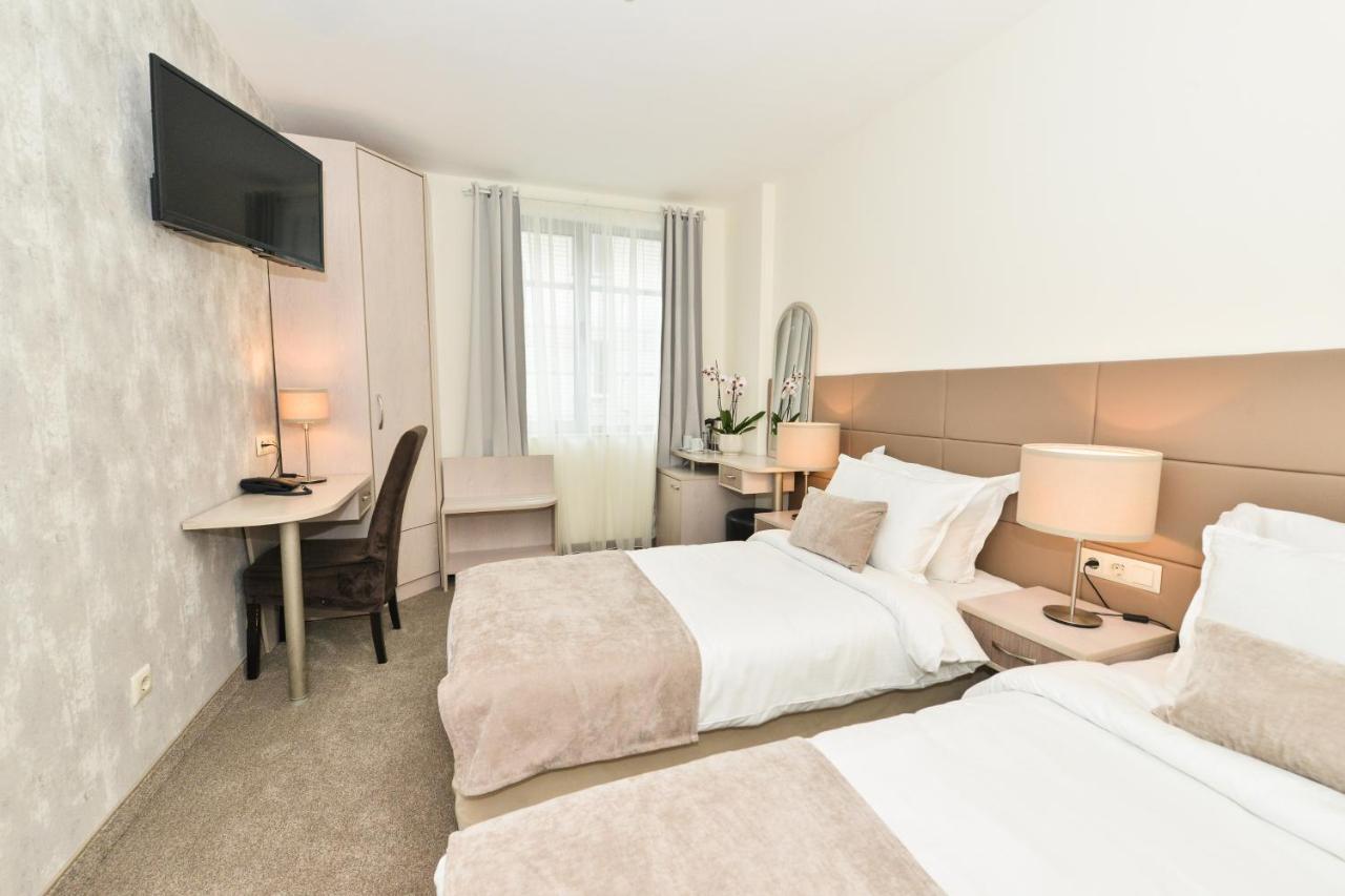 Double Room Two Single Beds Non-Smoking