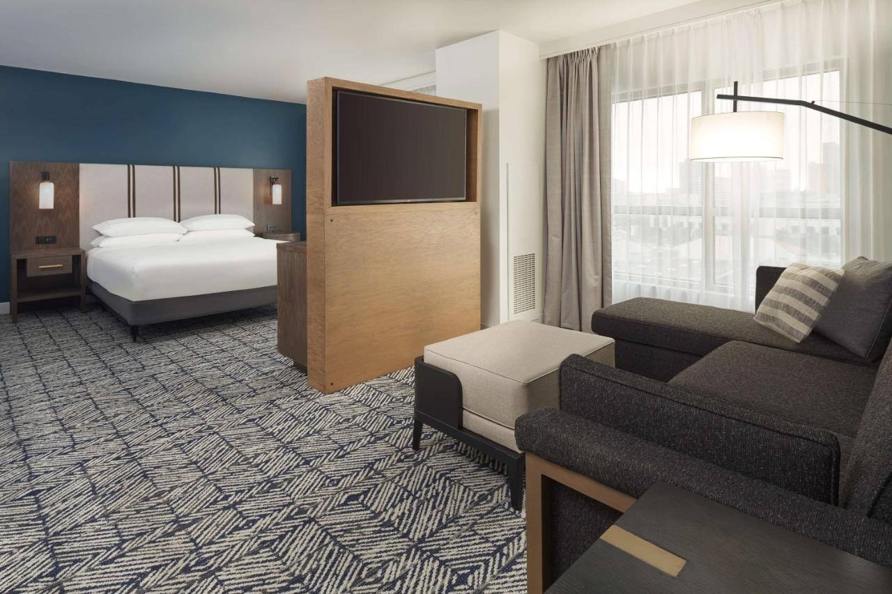 Two-Room King Suite with City View,1498602619:JPEG