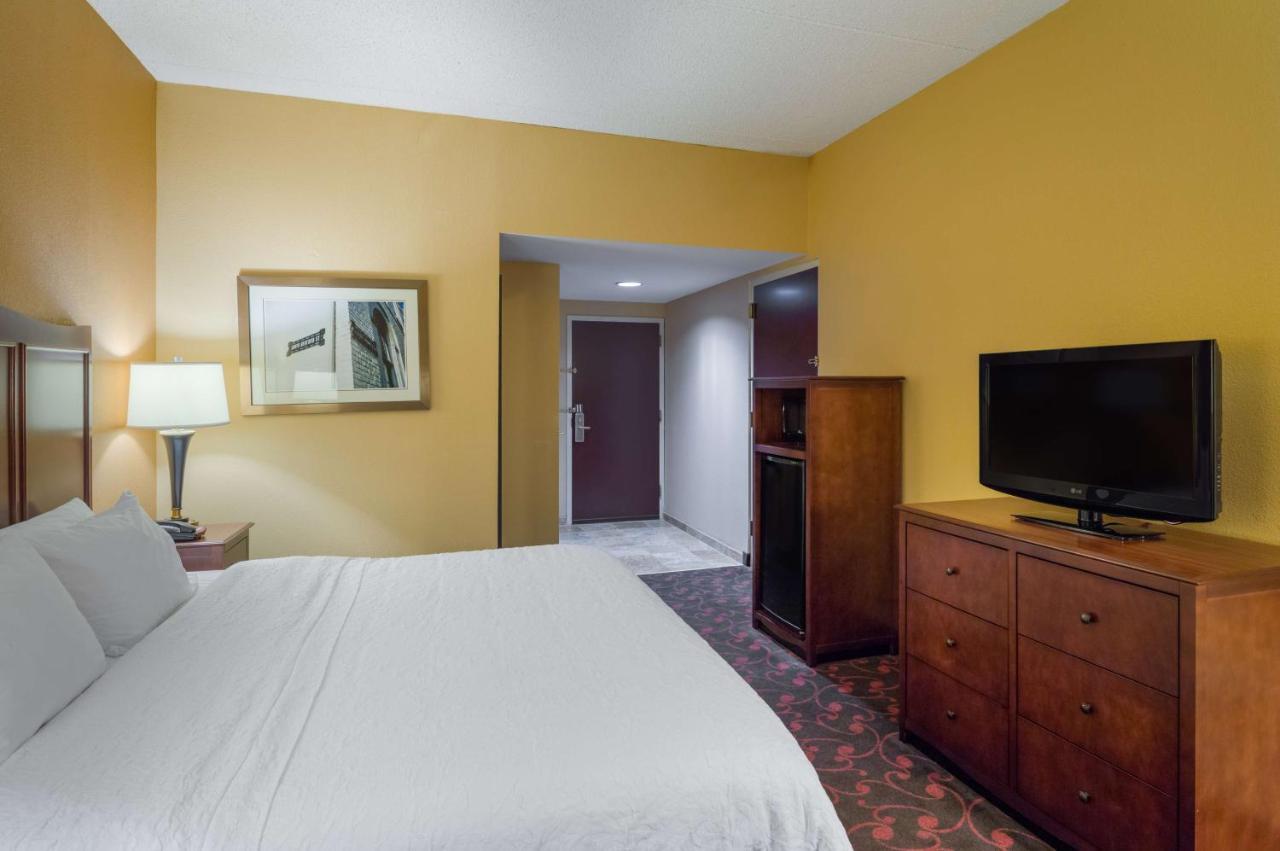 King Room Accessible Tub Mobility Hearing Access or Non-Smoking,1498985920:JPEG
