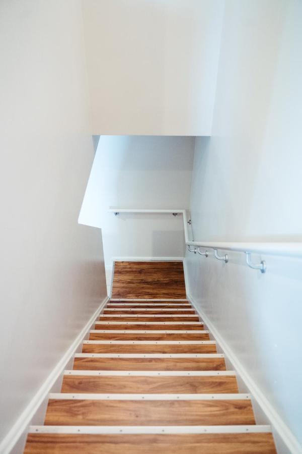 Two-Bedroom Apartment Split Level Queen Single
