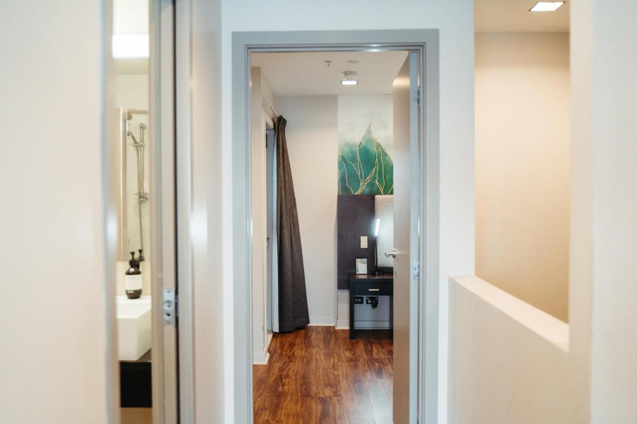Two-Bedroom Apartment Split Level Queen Single