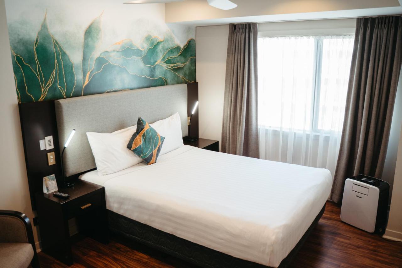 Standard Queen Room