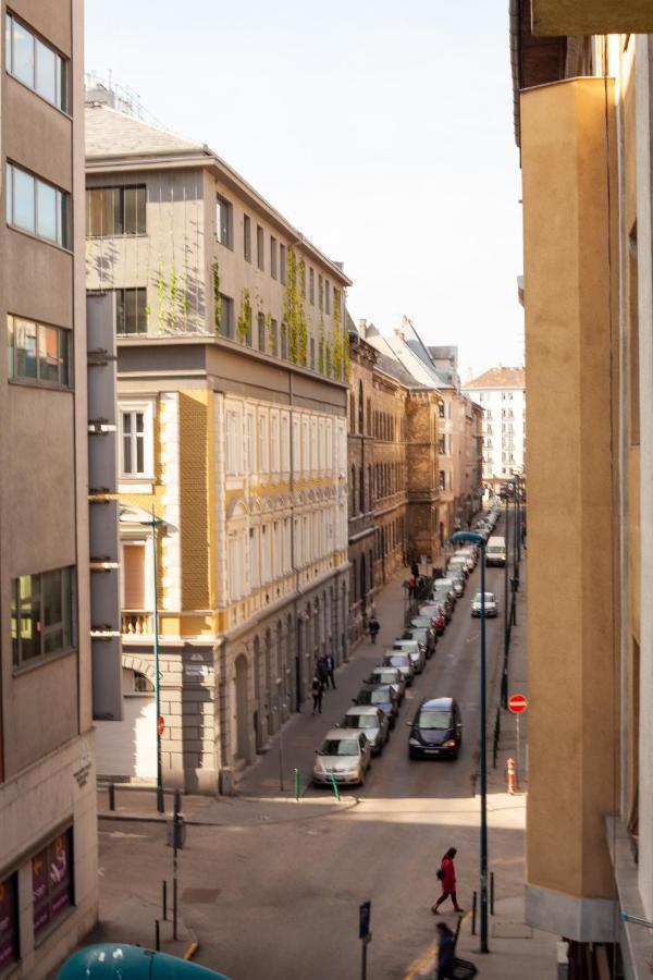 Superior One-Bedroom Apartment Air-conditioning,1499180089:JPEG