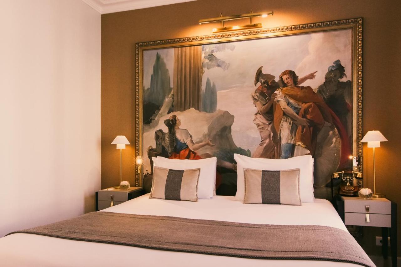 Classic Double Room Eiffel Tower View
