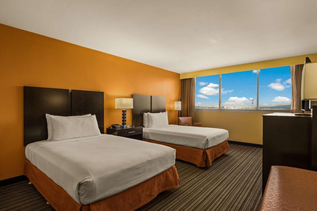 Double Room Two Double Beds City View Upper Floor or Non-Smoking,1499137897:JPEG