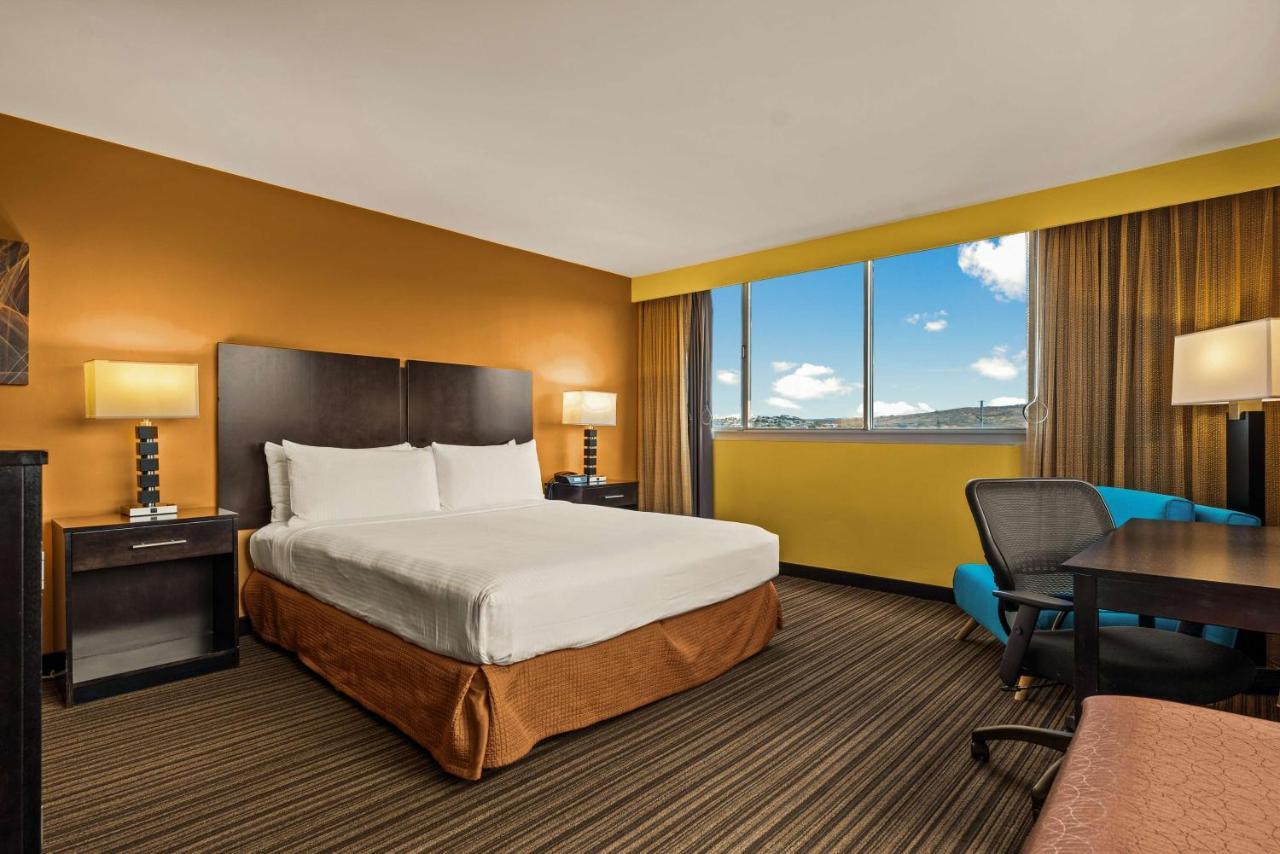 King Room City View Upper Floor or Non-Smoking,1499138035:JPEG
