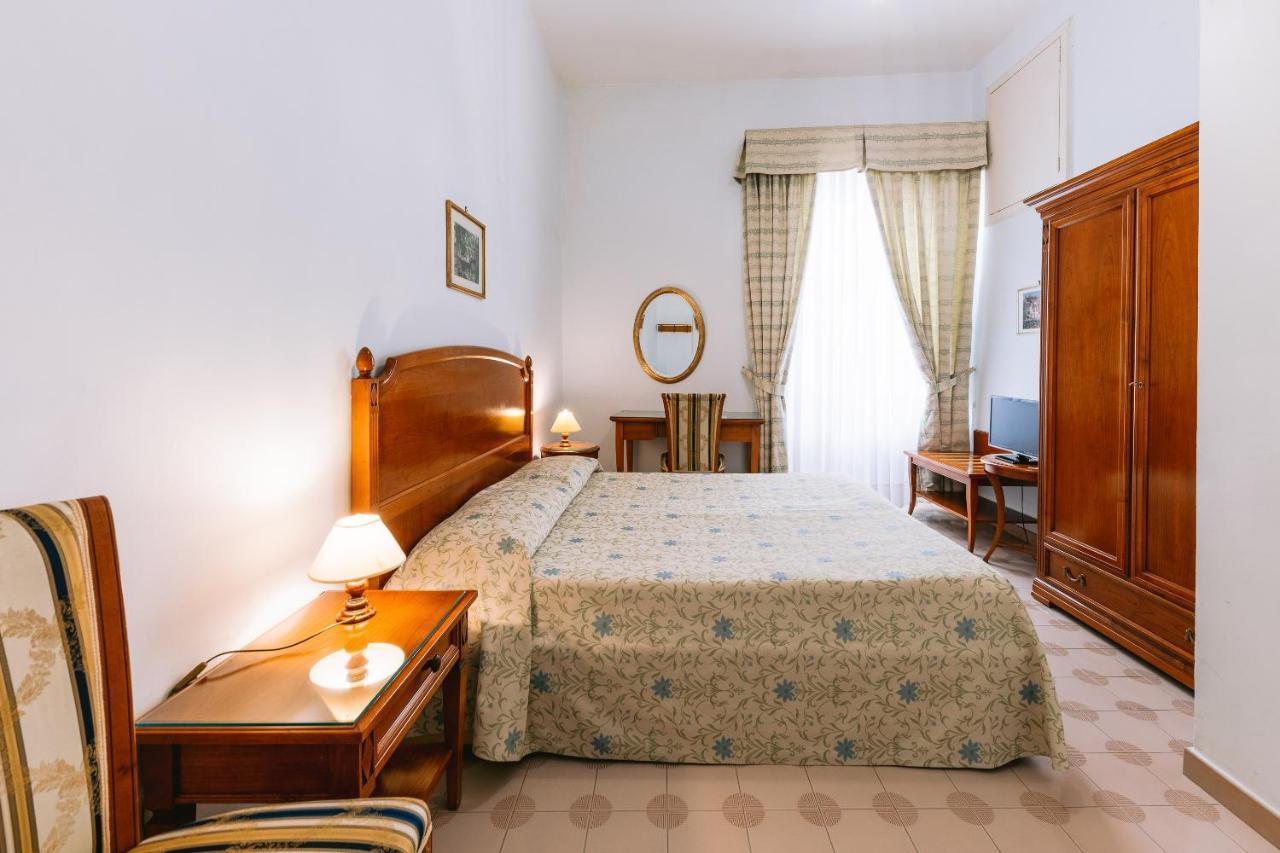 Double Room,1373982575:JPEG