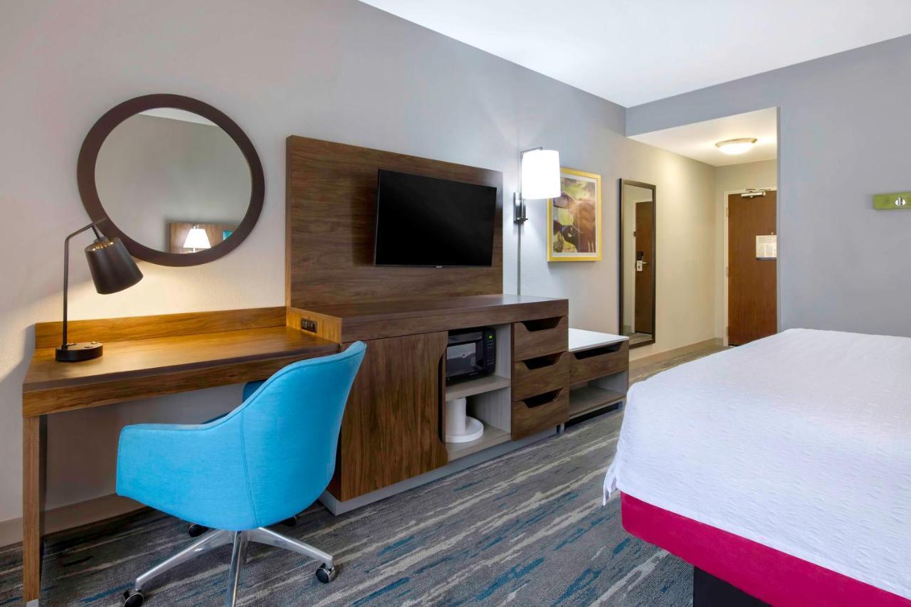 King Room with King Bed - Non-Smoking