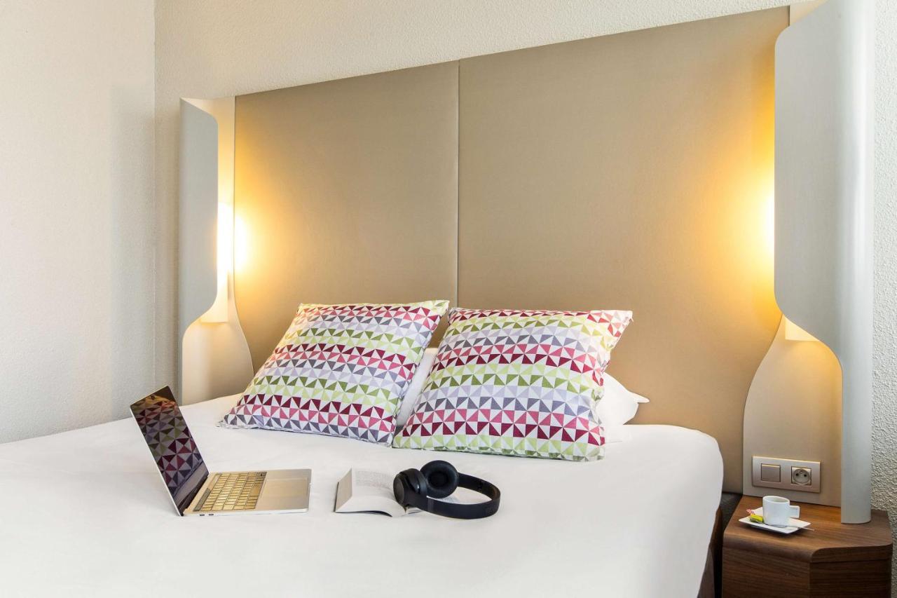 Standard Double Room One Single Bed Up to Ten Years,1498676626:JPEG