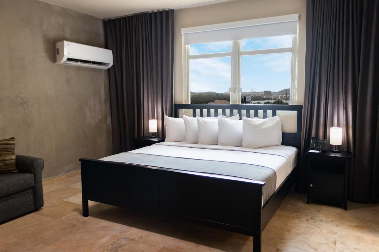 The Signature King Suite,1499285341:JPEG