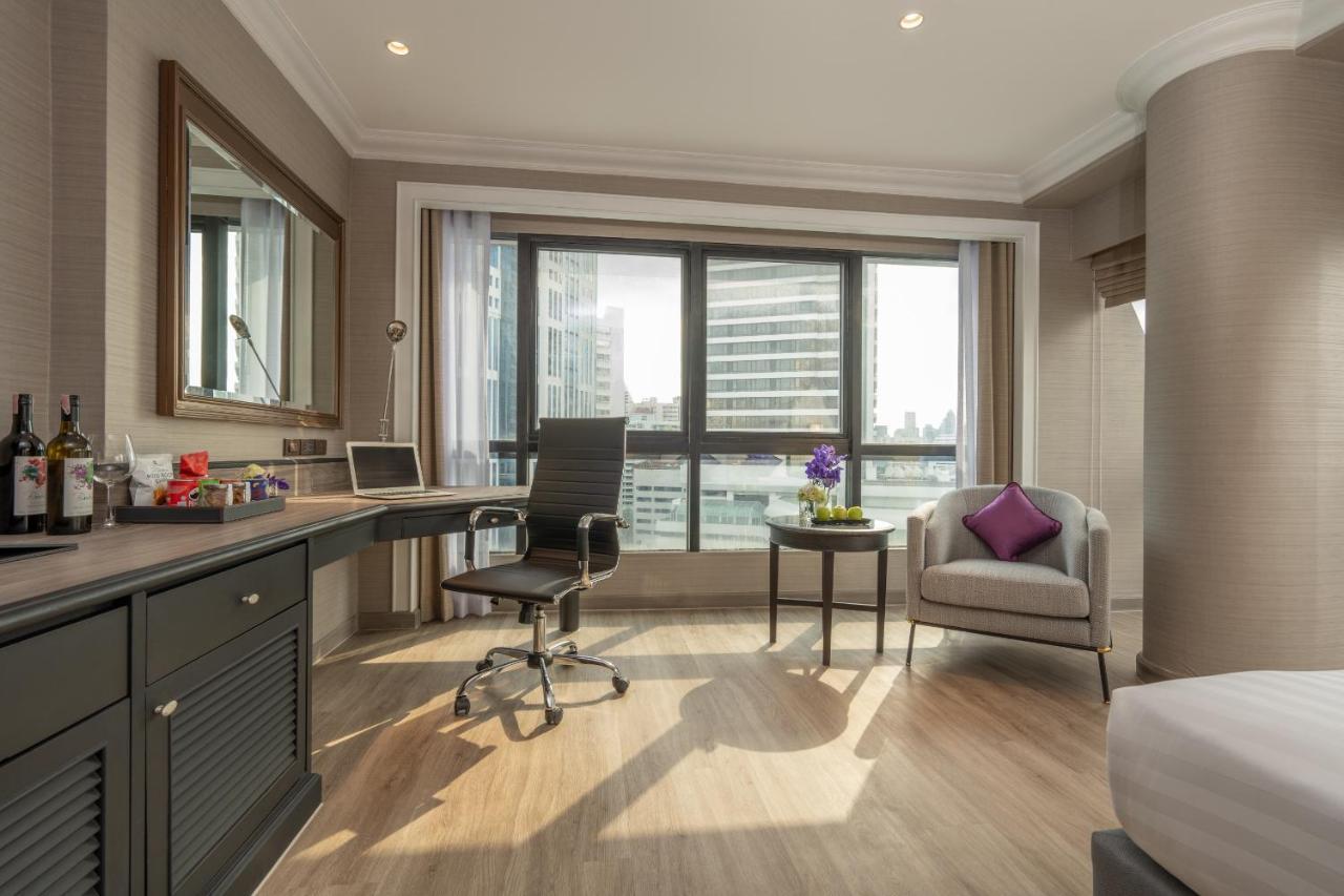 Corner King Room