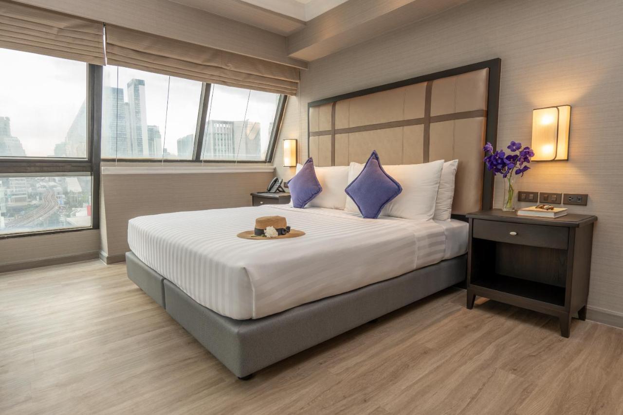 Corner King Room