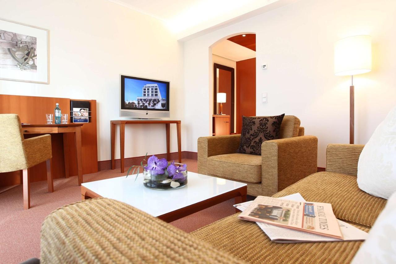 Standard Suite,1498742440:JPEG