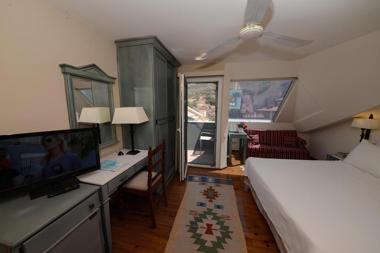 Small Double Room,1498789147:JPEG