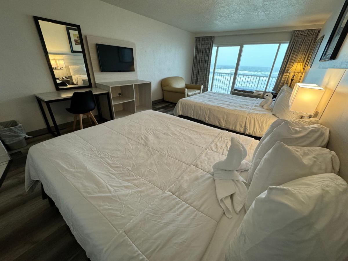 Queen Room Two Queen Beds Oceanfront