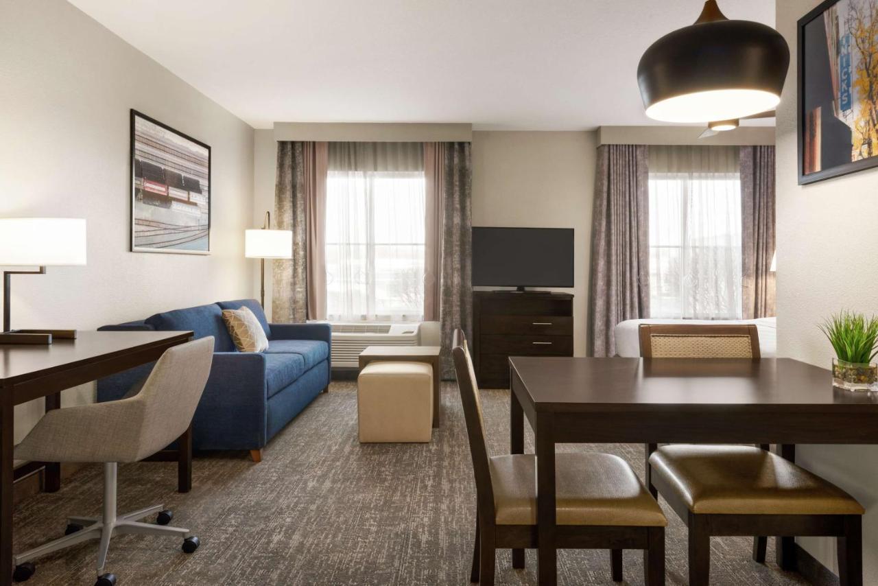 King Suite with Tub - Mobility/Hearing Accessible