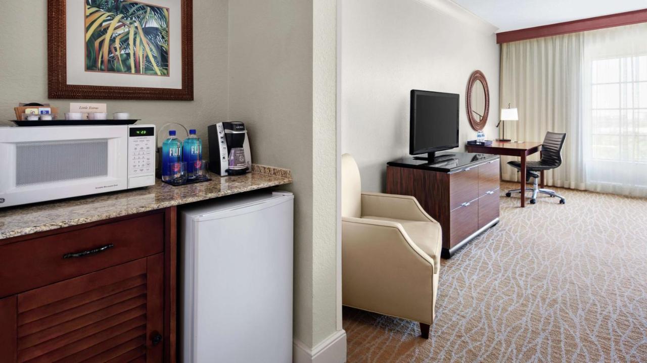 One-Bedroom King Suite Sofa Bed