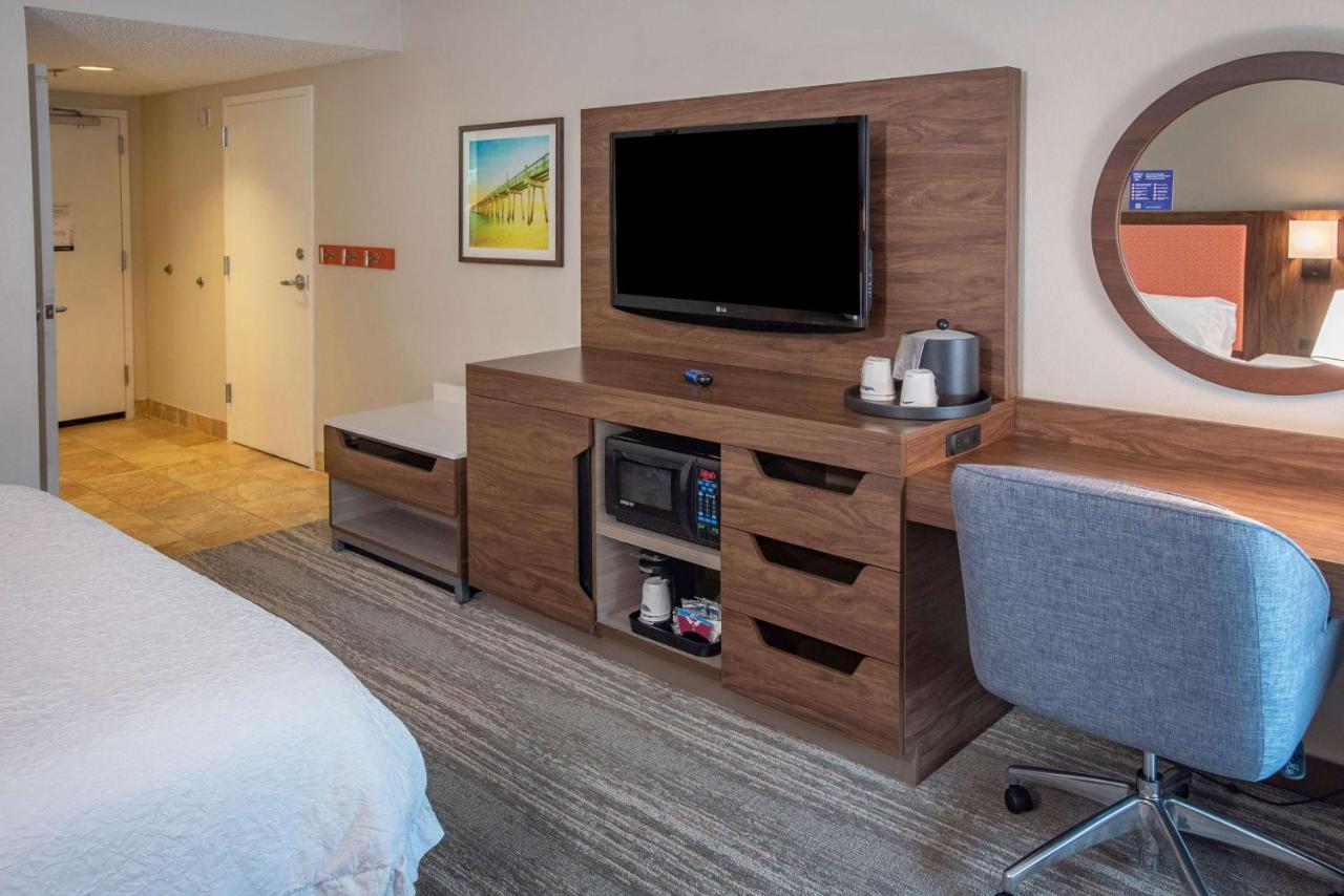 King Room Accessible Tub Mobility Hearing Access or Non-Smoking,1523047123:JPEG