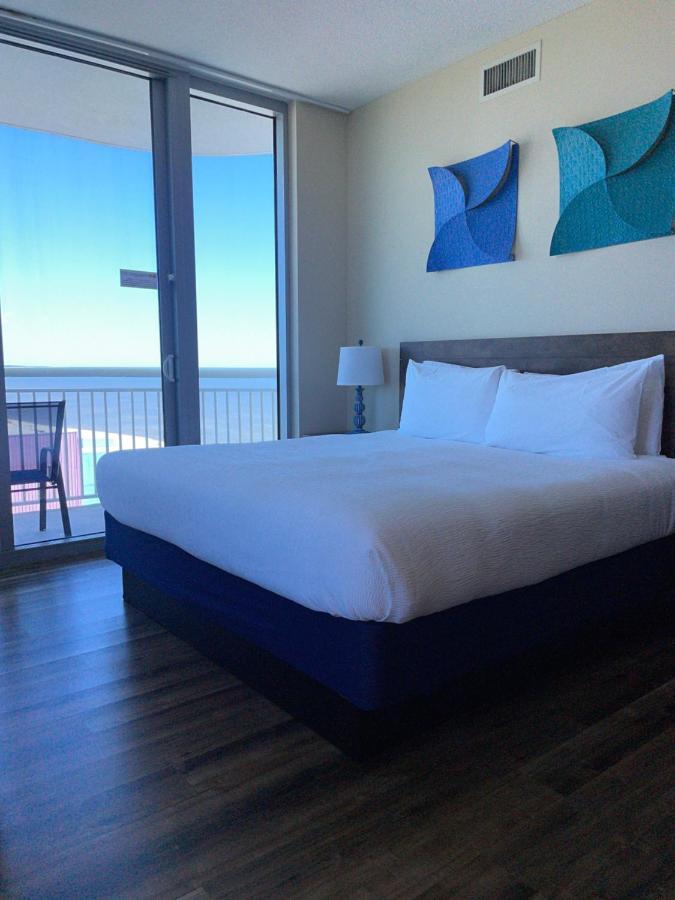 Studio Deluxe Partial Ocean View