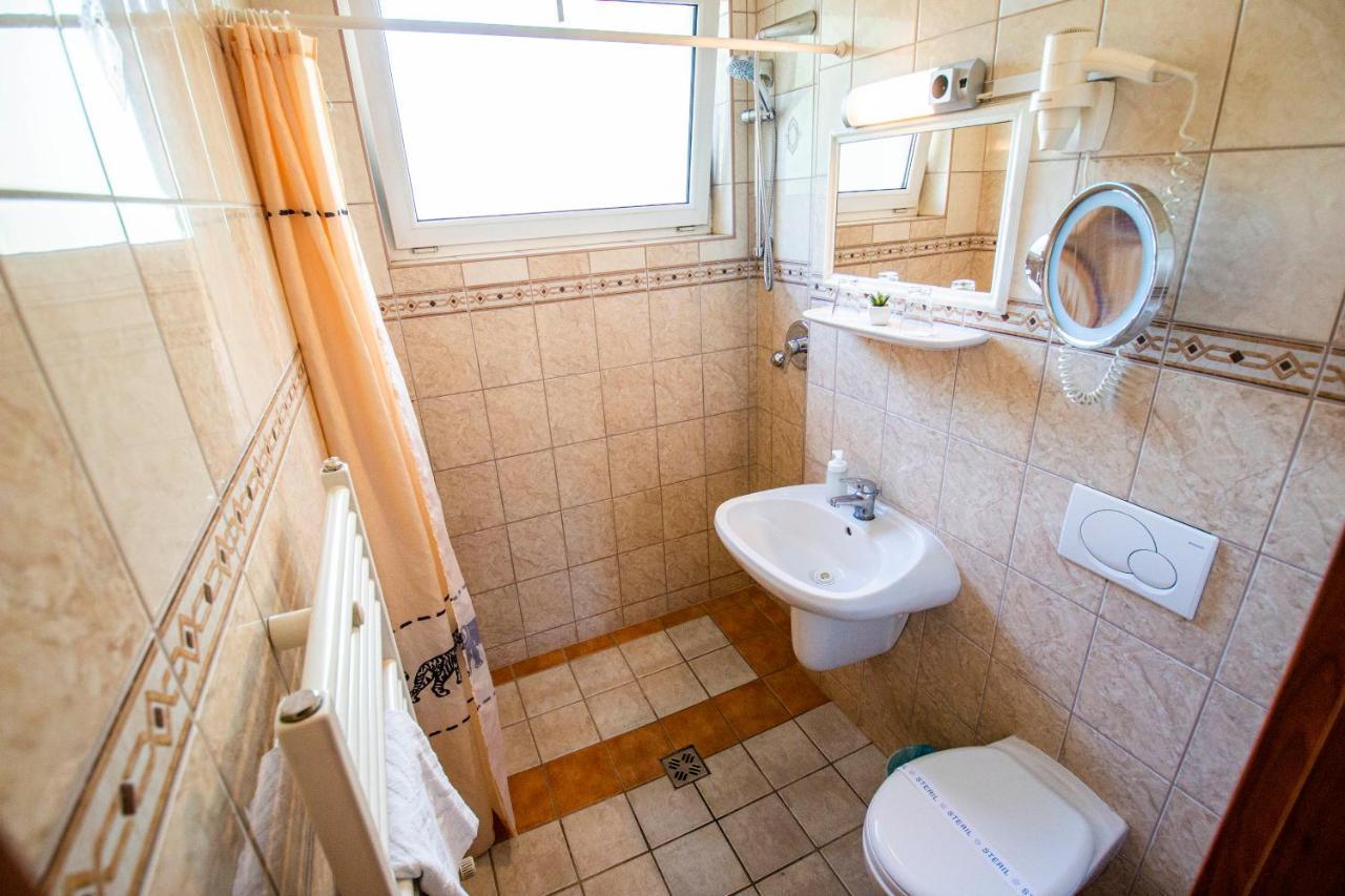 Double or Twin Room,1499354716:JPEG