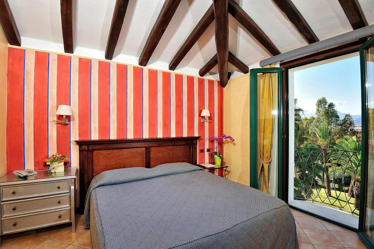 Double Room with Pool View,1589543140:JPEG