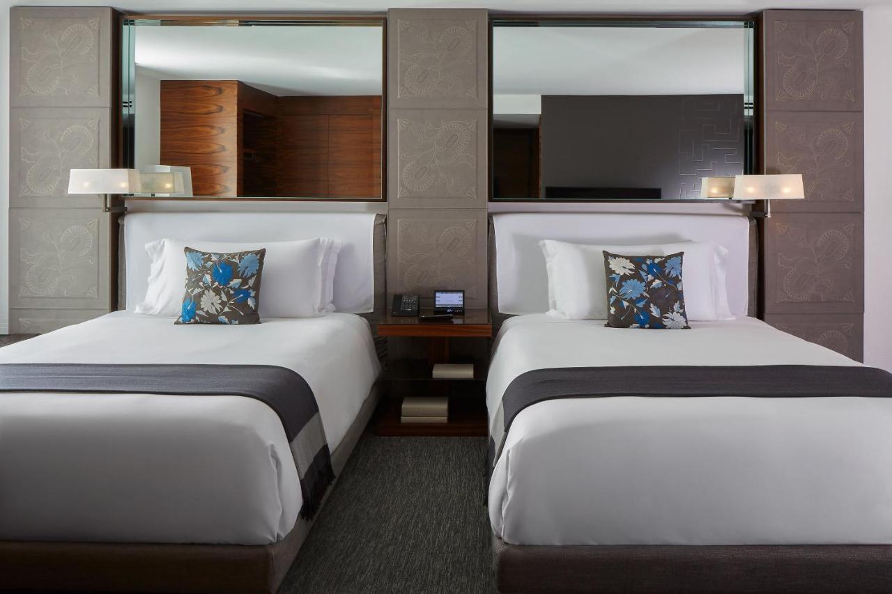 Deluxe Two Queen Beds Guest room 2 Queen,1522313119:JPEG