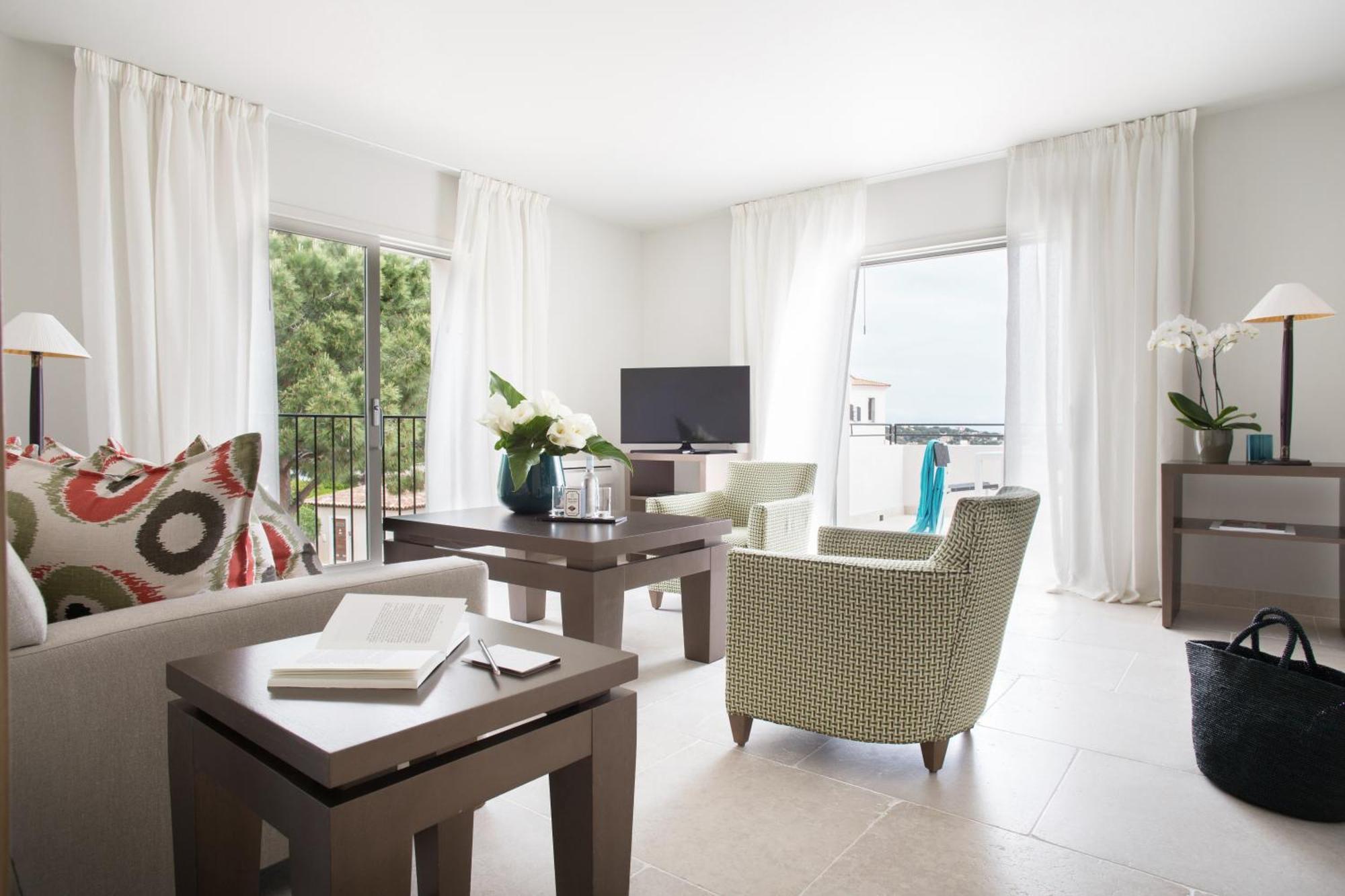 Two-Bedroom Apartment Sea View,1499514688:JPEG