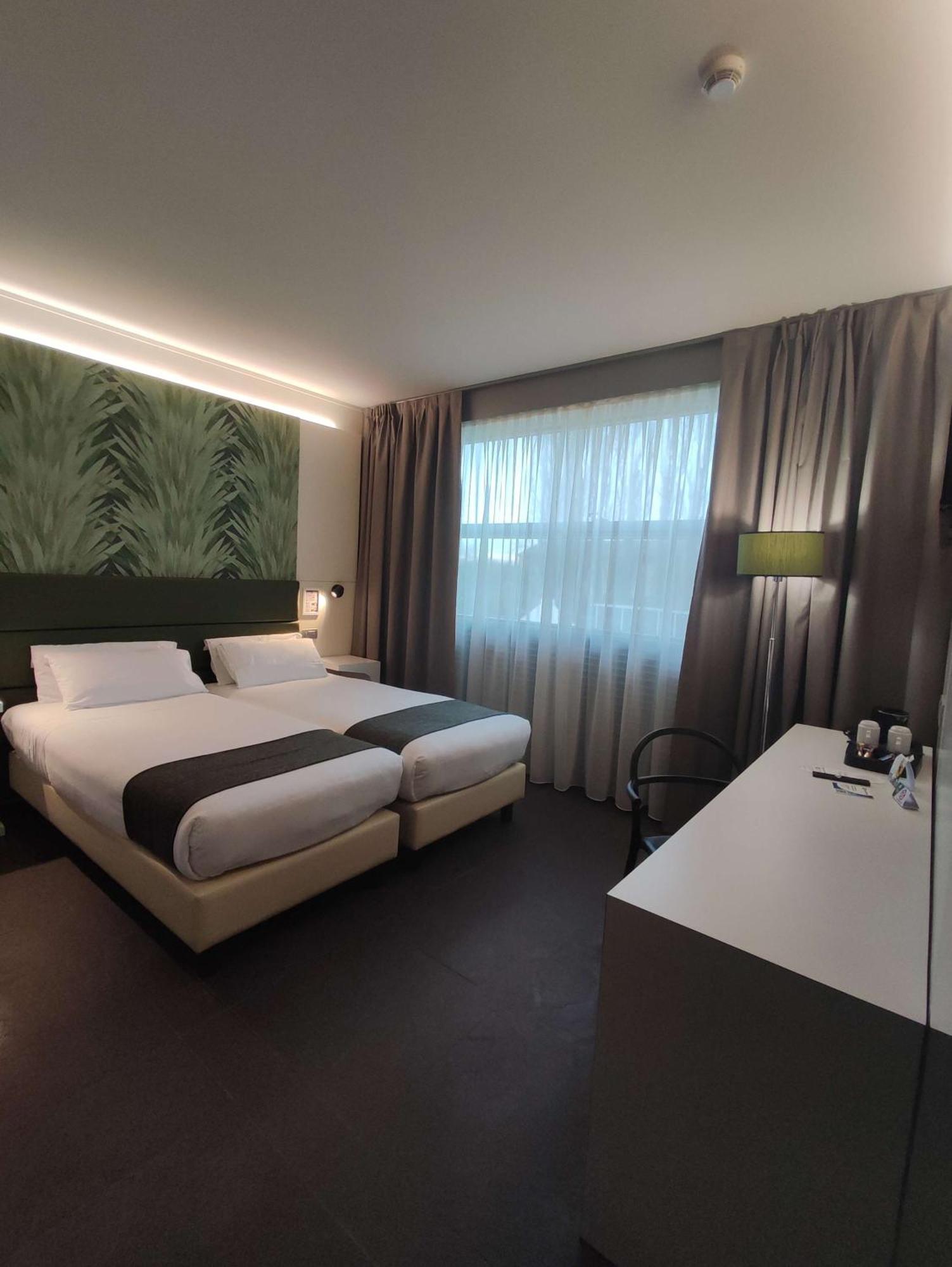 Standard Twin Room Non-Smoking