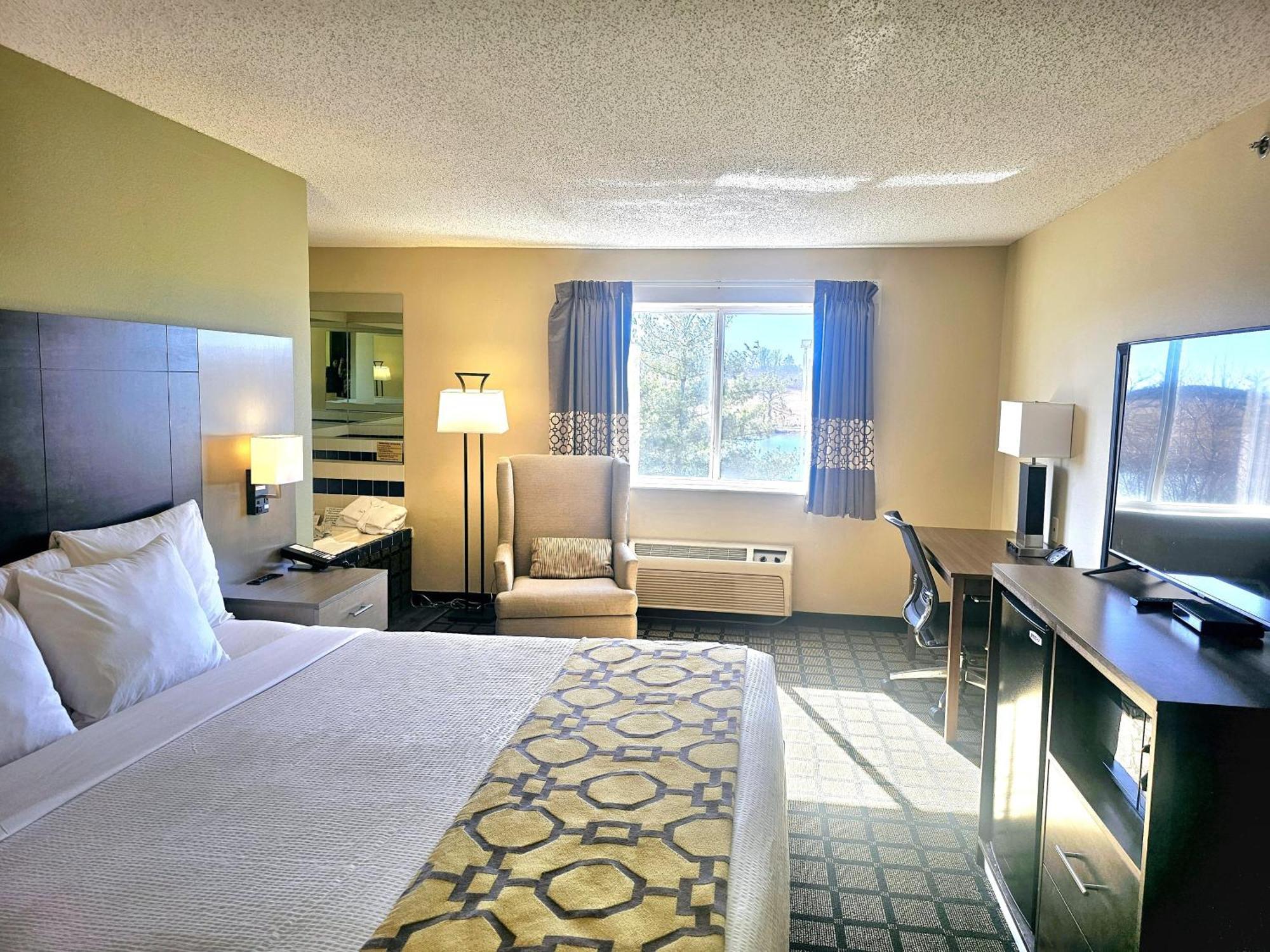 1 King Bed Studio Suite Hot Tub Non-Smoking
