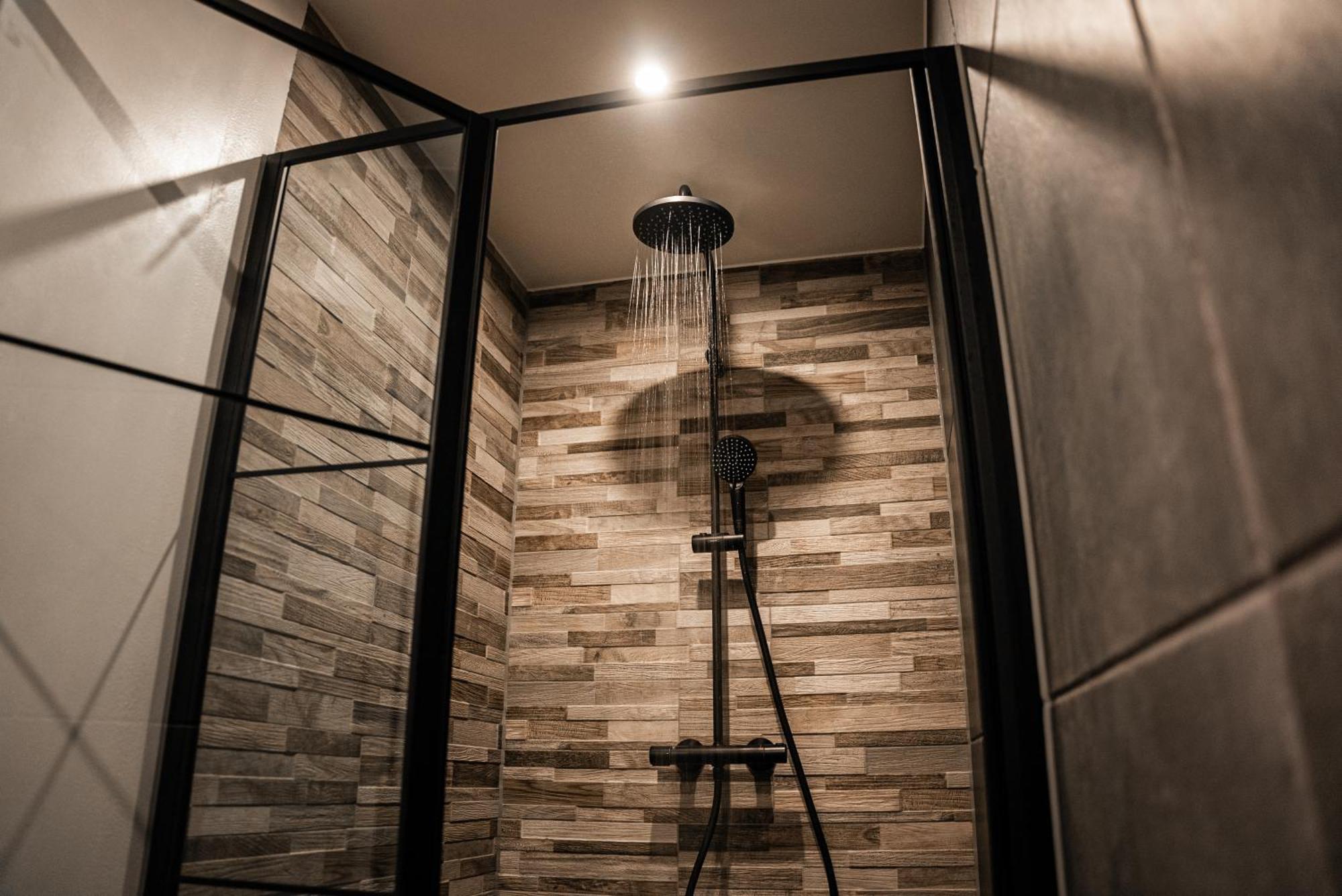 Deluxe Studio