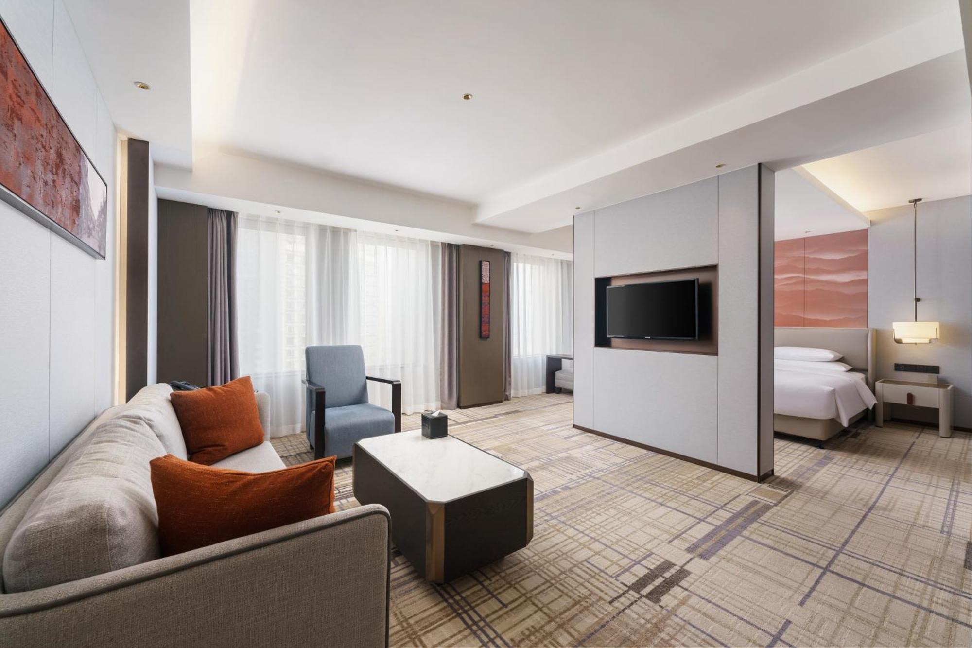 Swiss Select Room One King Bed