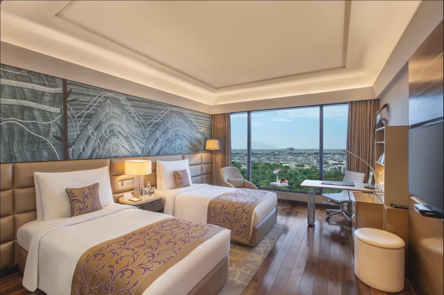 Executive Premier Twin Room Bathtub saving on all hotel services,1498942924:JPEG