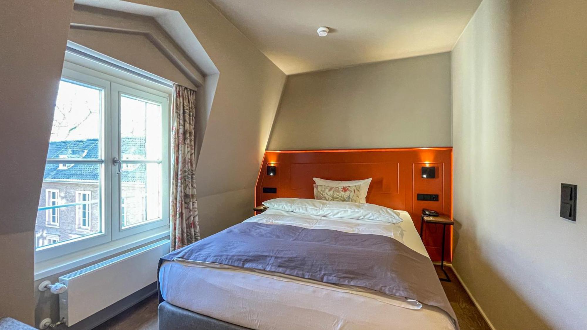 Small Superior Double Room with Queensize Bed,1260514609:JPEG