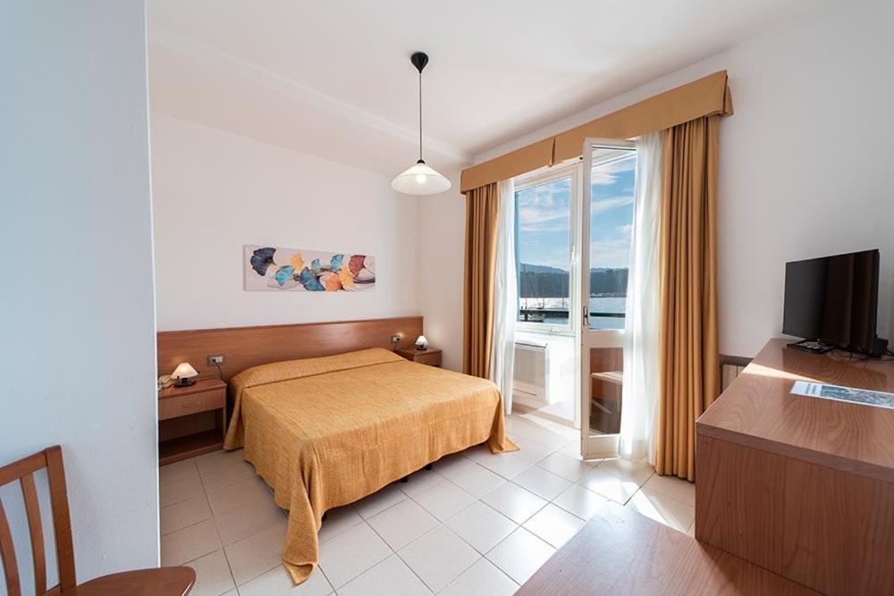 Triple Room Sea View,1499695219:JPEG