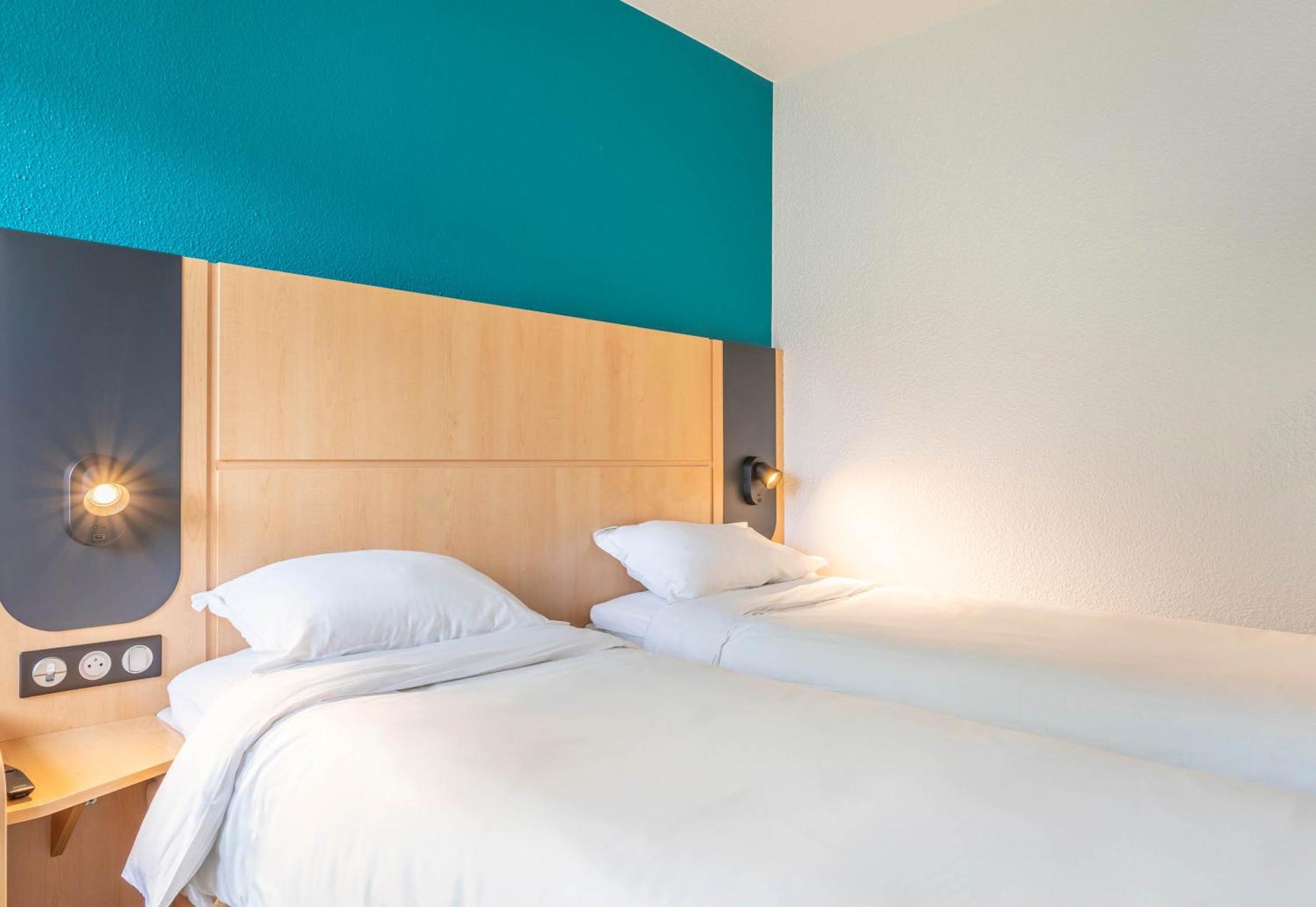 Twin Room,1499771242:JPEG