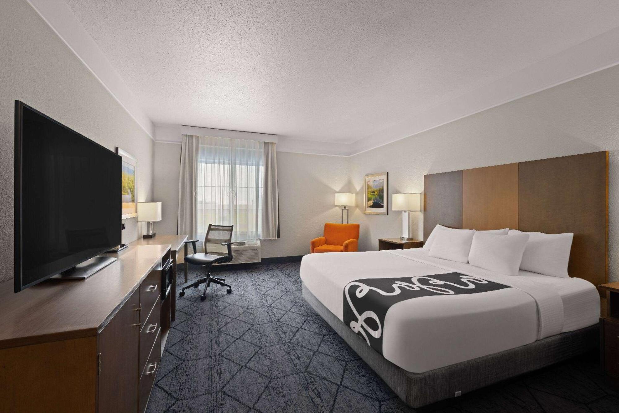 King Room Mobility Access or Non-Smoking