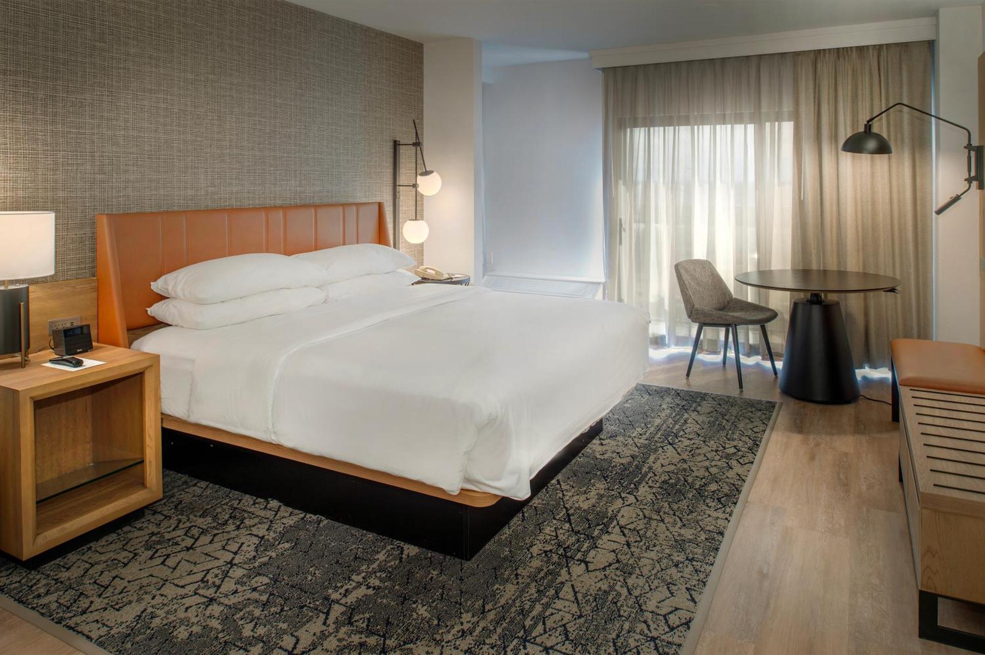 Club level Guest room 1 King
