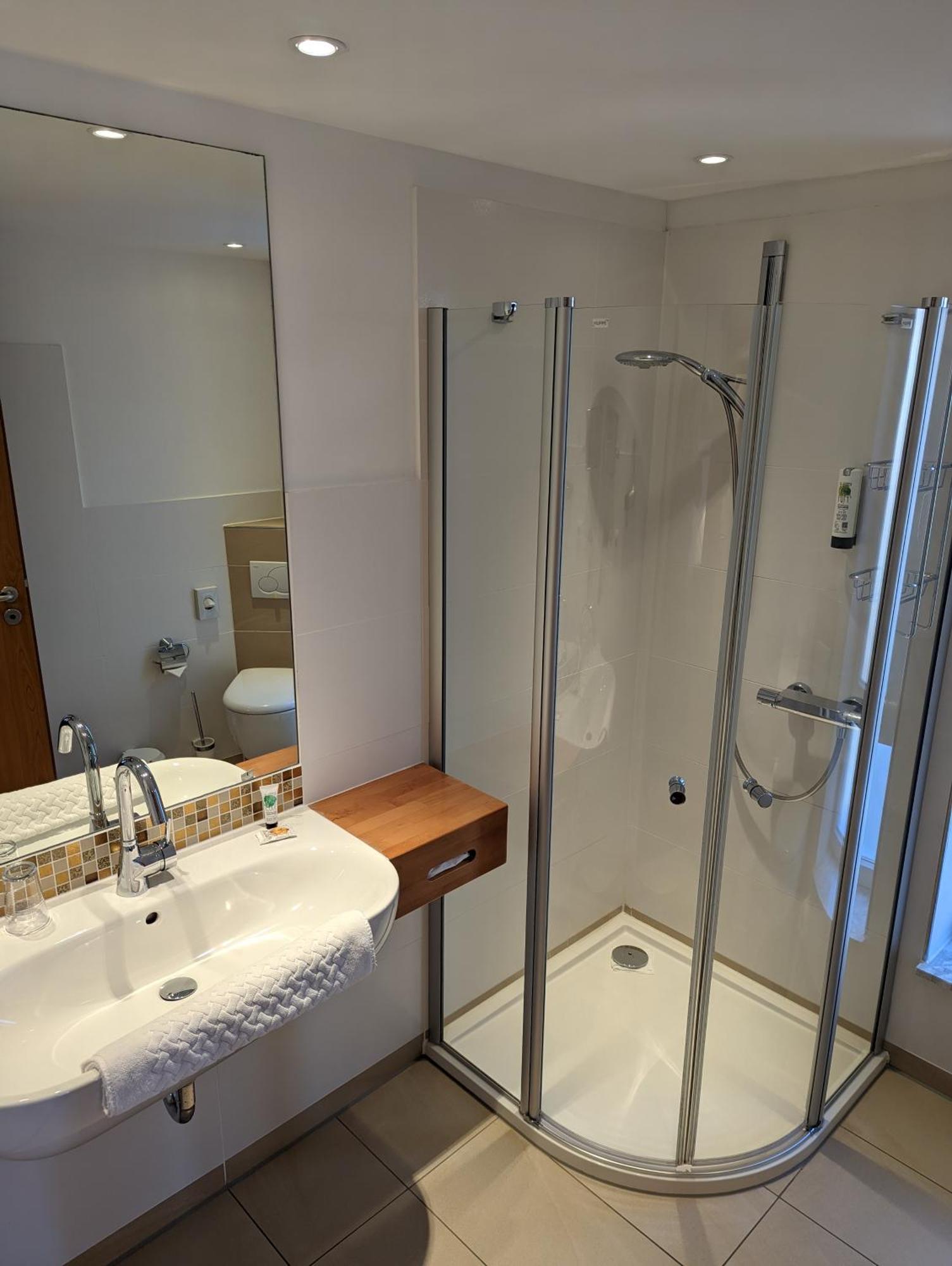 Doppelzimmer mit Balkon