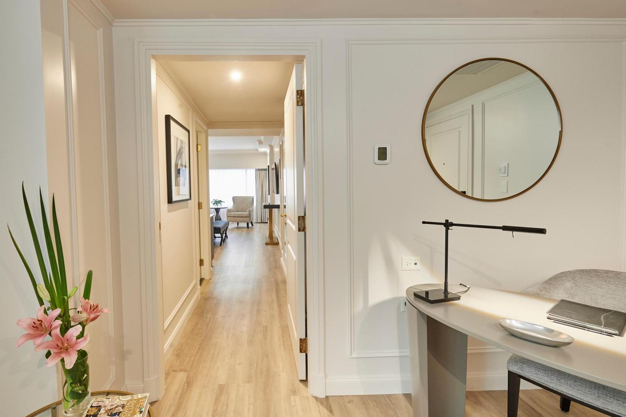 Corner Suite