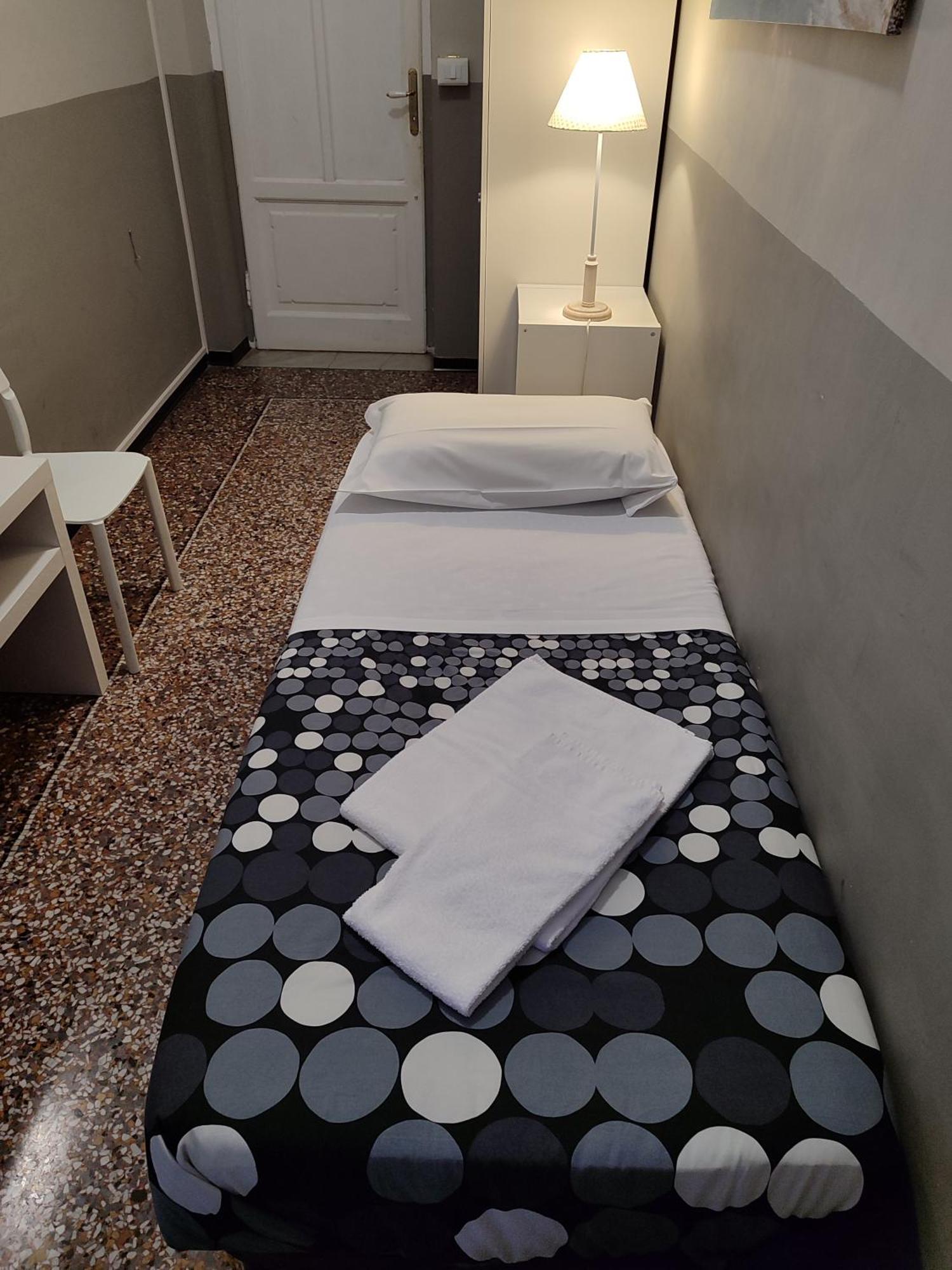 Single Room,1499823679:JPEG