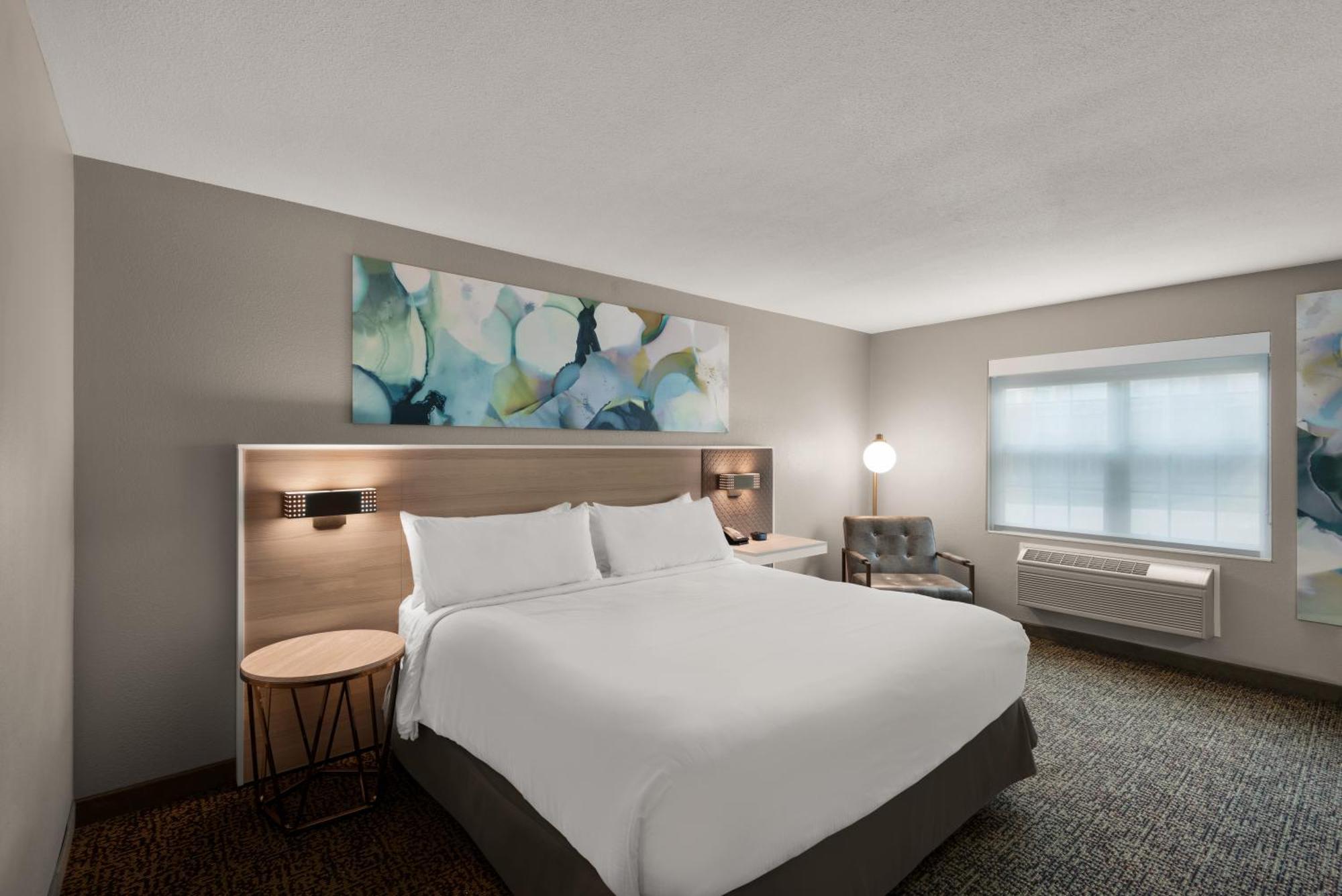 King Room Roll Shower Mobility Access or Non-Smoking