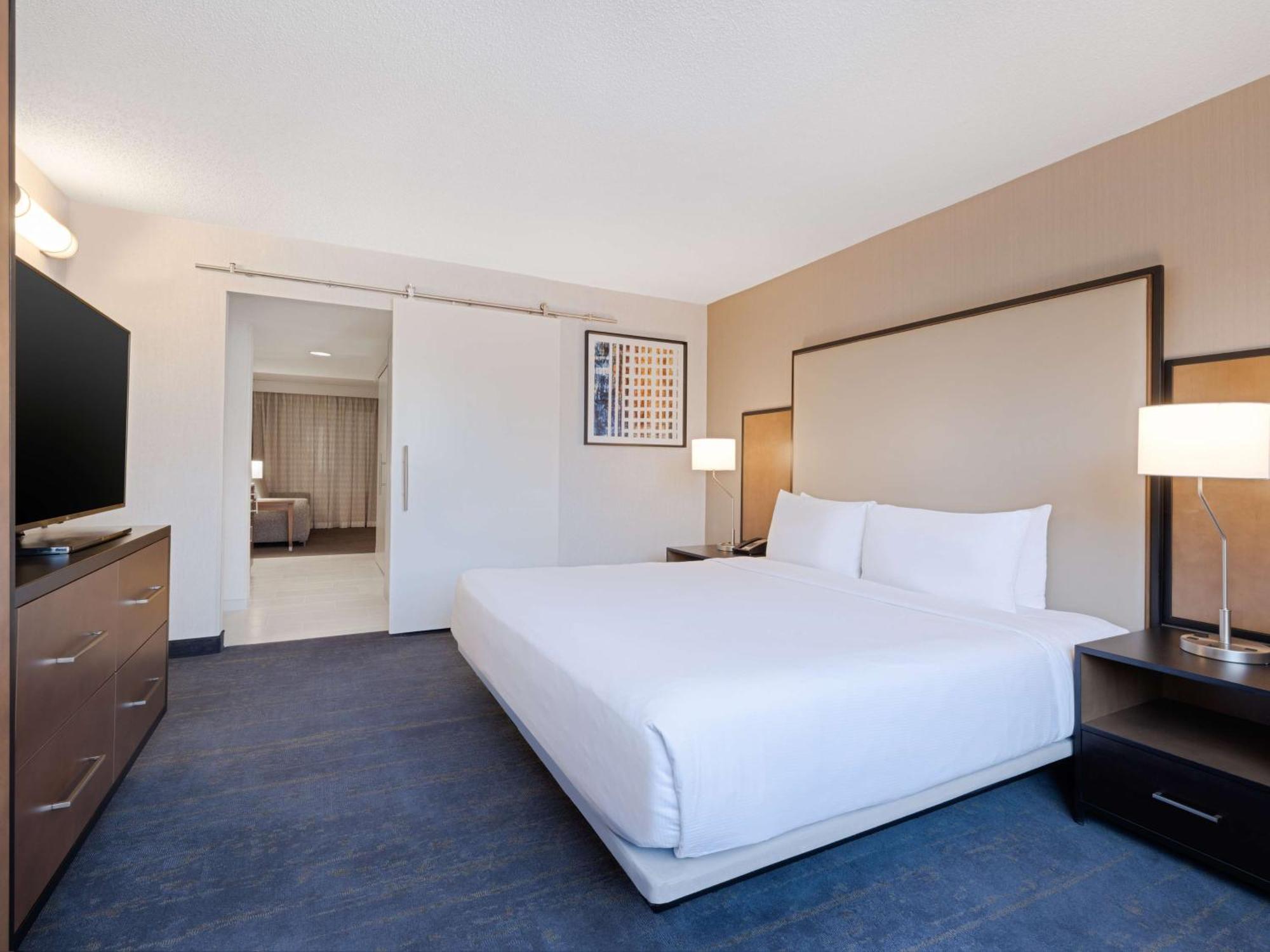 King Room Mobility Access or Non-Smoking
