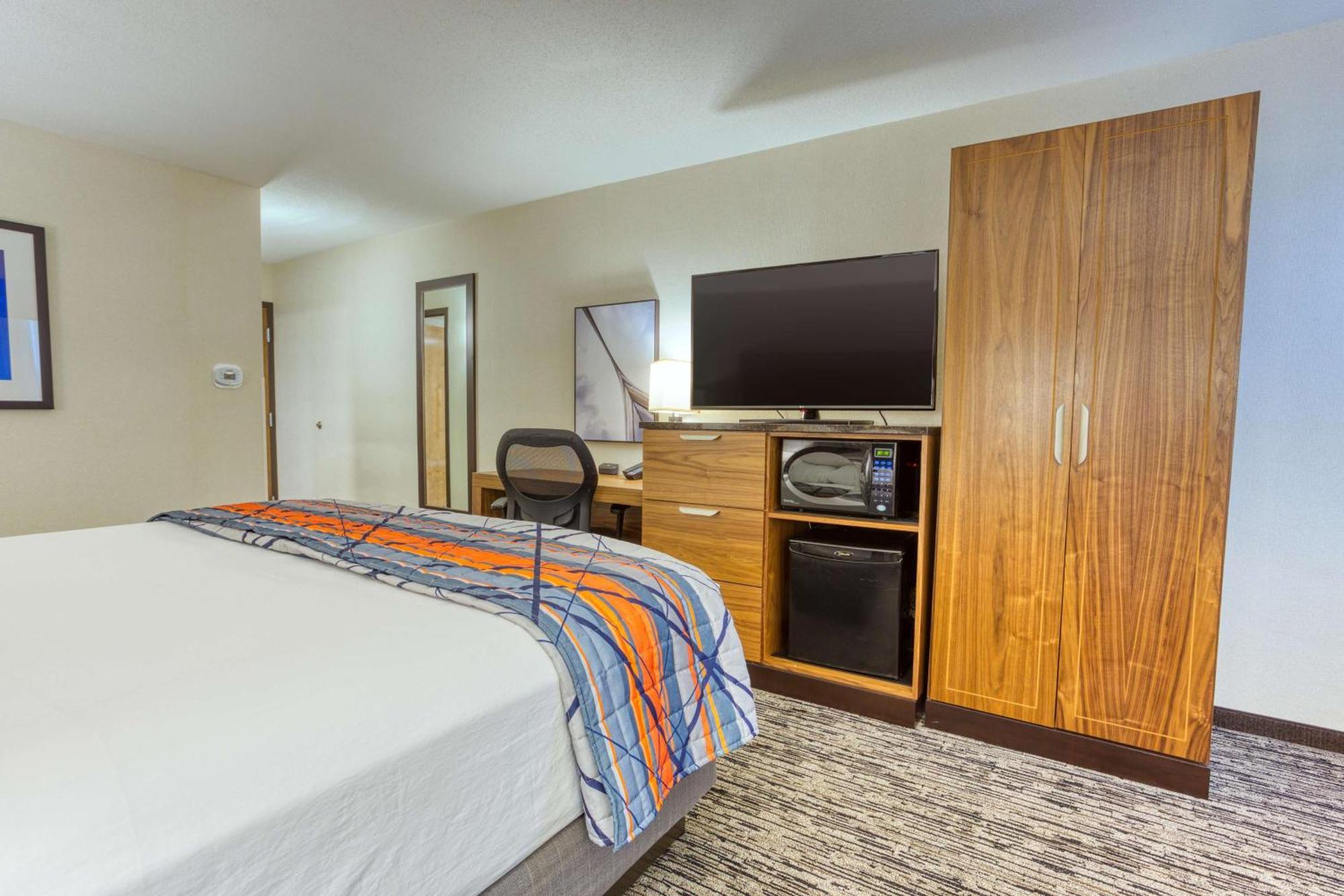 Deluxe King Room,1498908355:JPEG